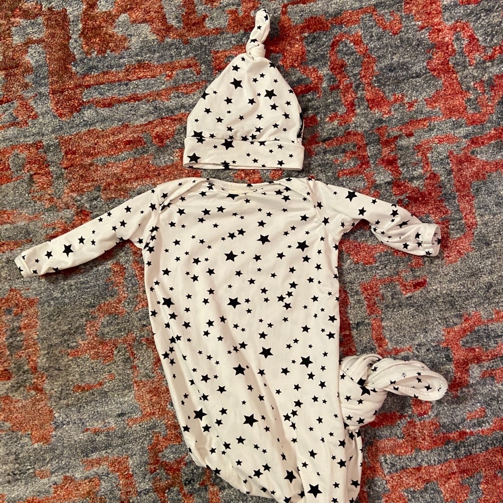Cozys knotted sleep gown and matching hat!